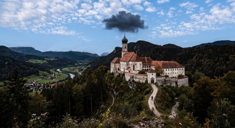Im Kloster ist der Teufel los